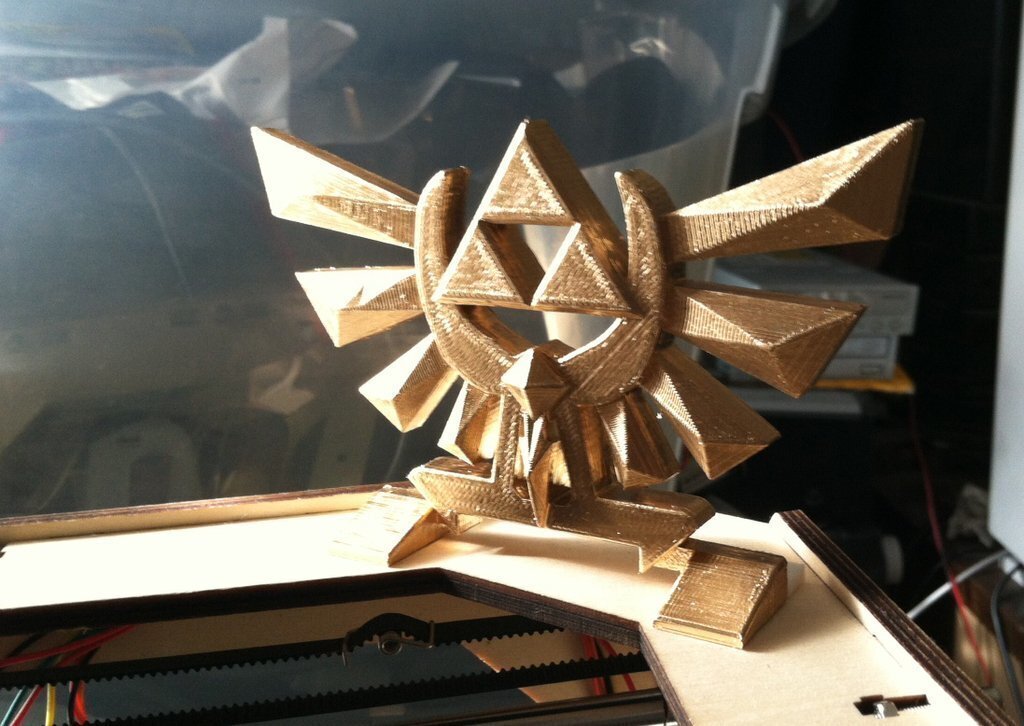 Zelda Hyrule Crest - Standing W/ Leg Bits - Print Flat