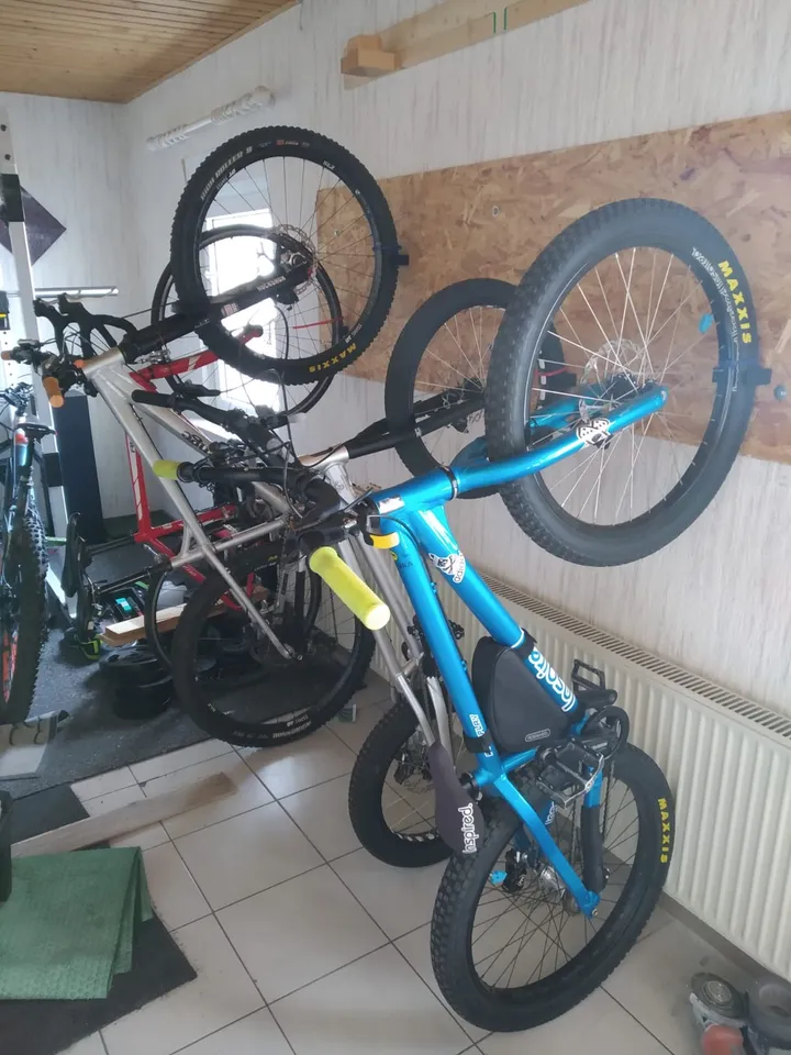Bike Wall Mount Clip – Minimalist Vertical Hanger
