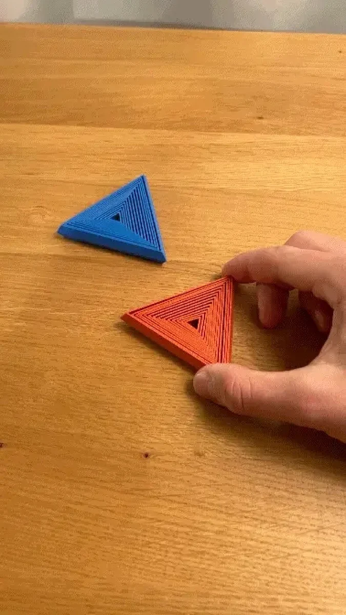 Triangle Fidget Toy – view 4