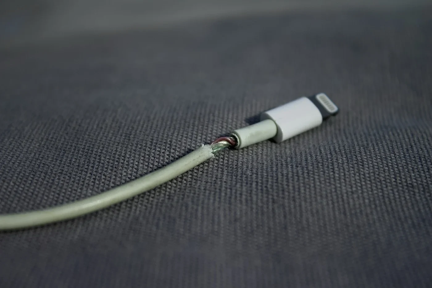 Lightning and USB-C Cable Repair Sleeve – view 6