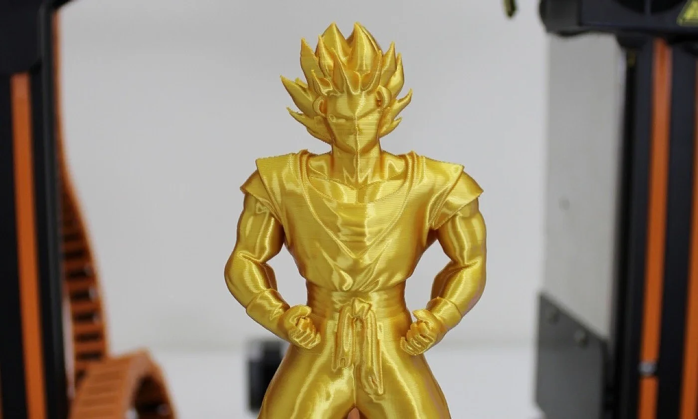 Super Saiyan Goku Standing Figure – view 3