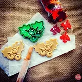 Holly Cookie Cutter – thumbnail 1
