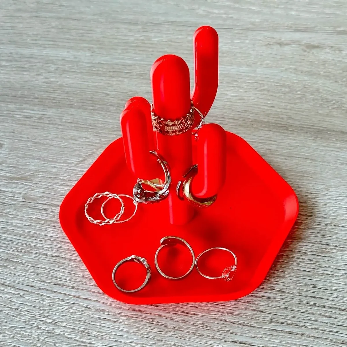 Cactus Ring Holder – view 3