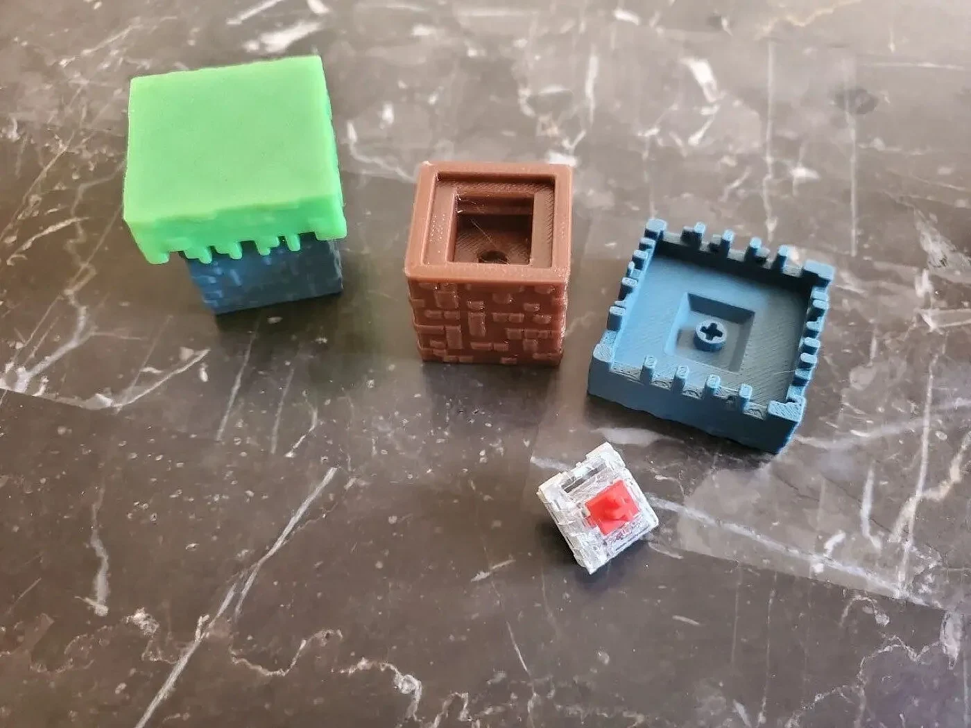 Minecraft Grass Block Clicker Fidget Keychain – view 4
