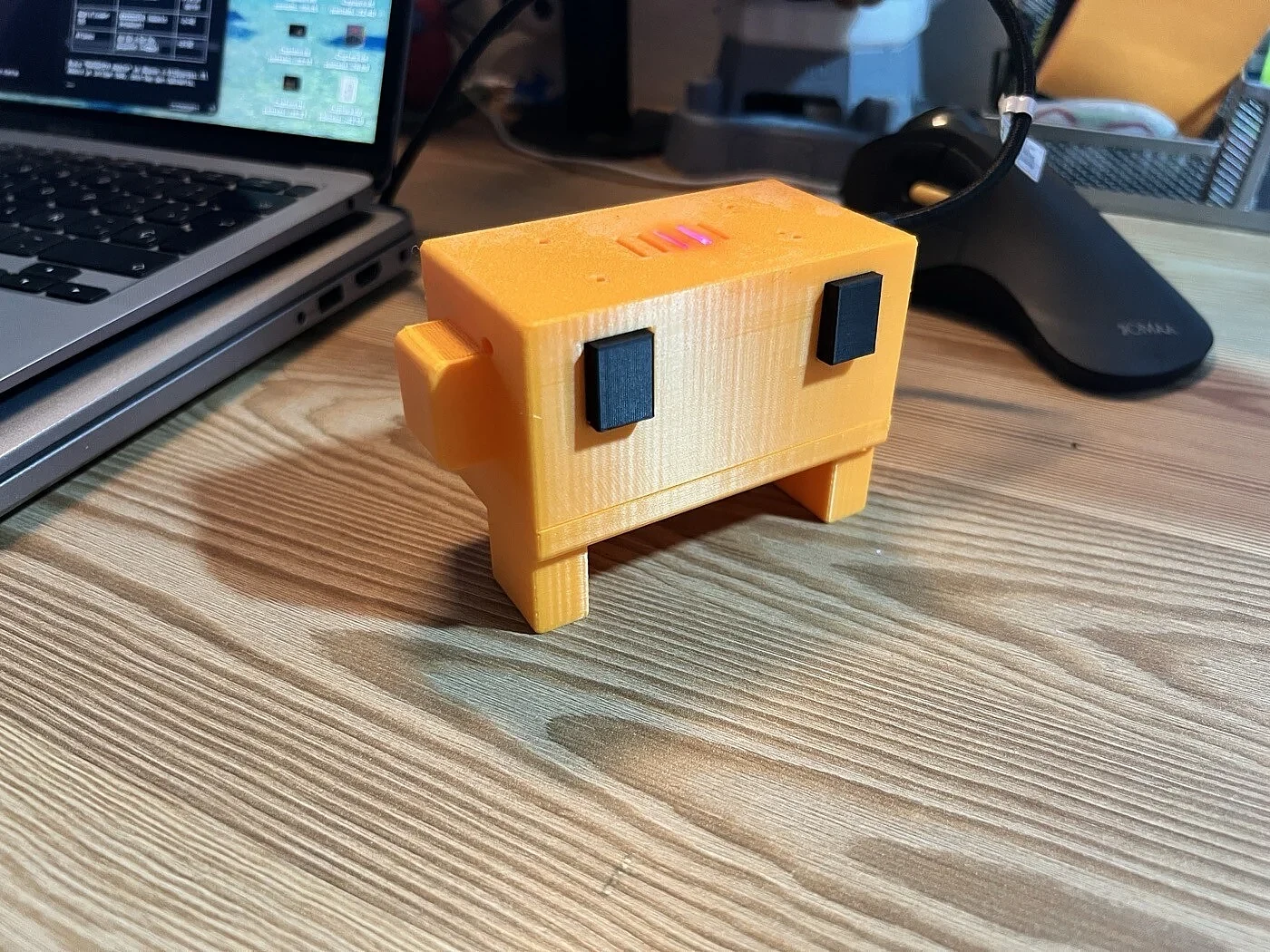 Claude Mascot - ESP32 Enclosure (38-Pin) – view 3