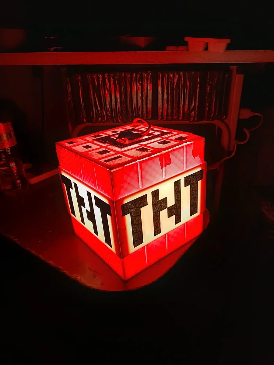 Minecraft TNT Candle Lamp – view 3