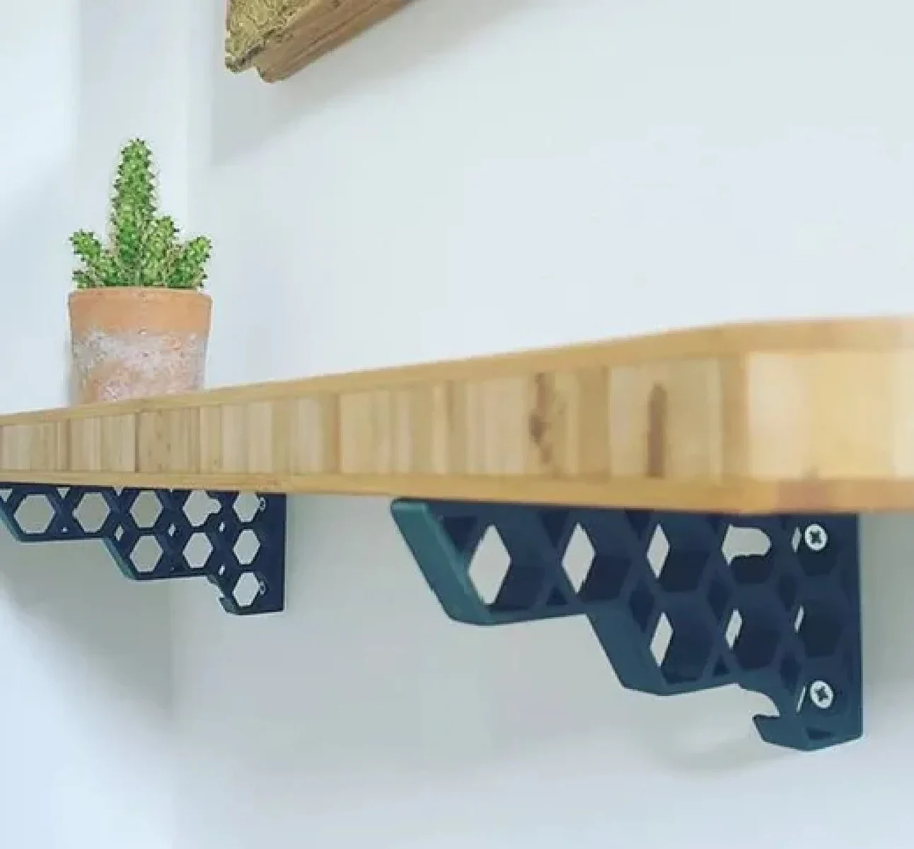 Shelf Support Bracket Honeycomb Hexagon – view 4