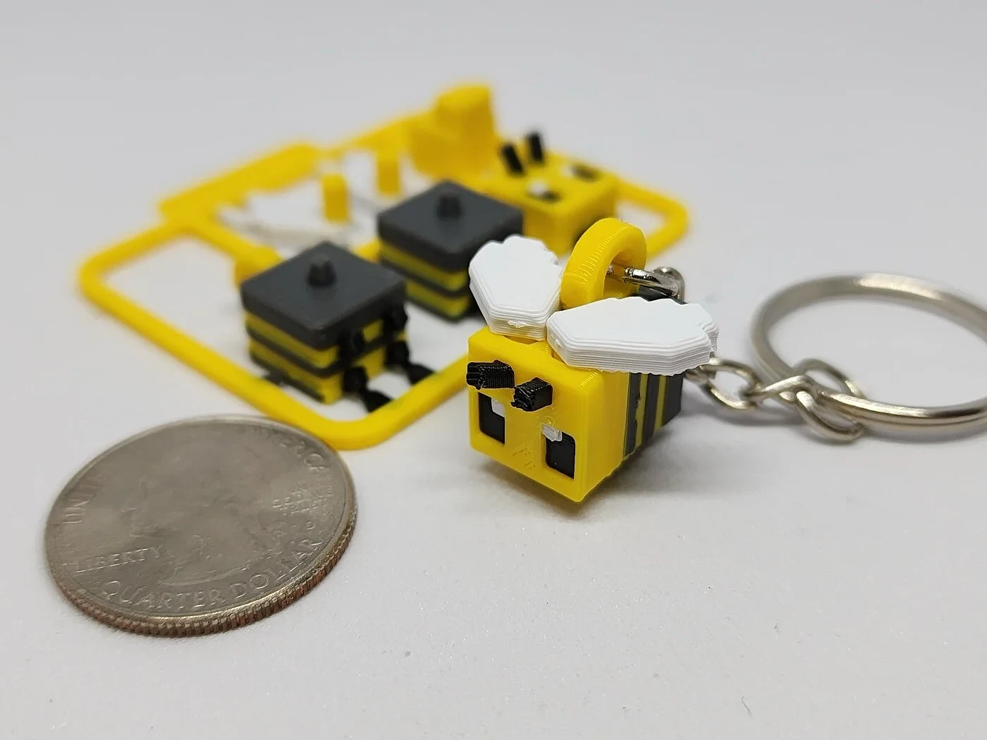 Minecraft-Inspired Bee Mini Figure Kit Card / Keychain – view 3